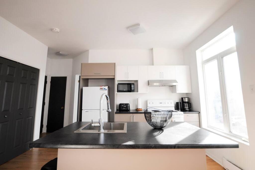 Le 1808 - Spacieux Avec Balcon - Nord De Quebec Apartman Kültér fotó